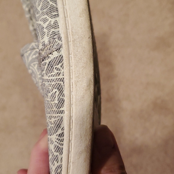 Roxy Minnow Slip-On Shoes - Picture 4 of 7